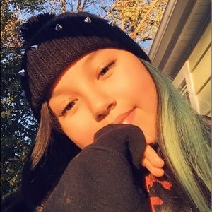 Meet your Posher, Litzy